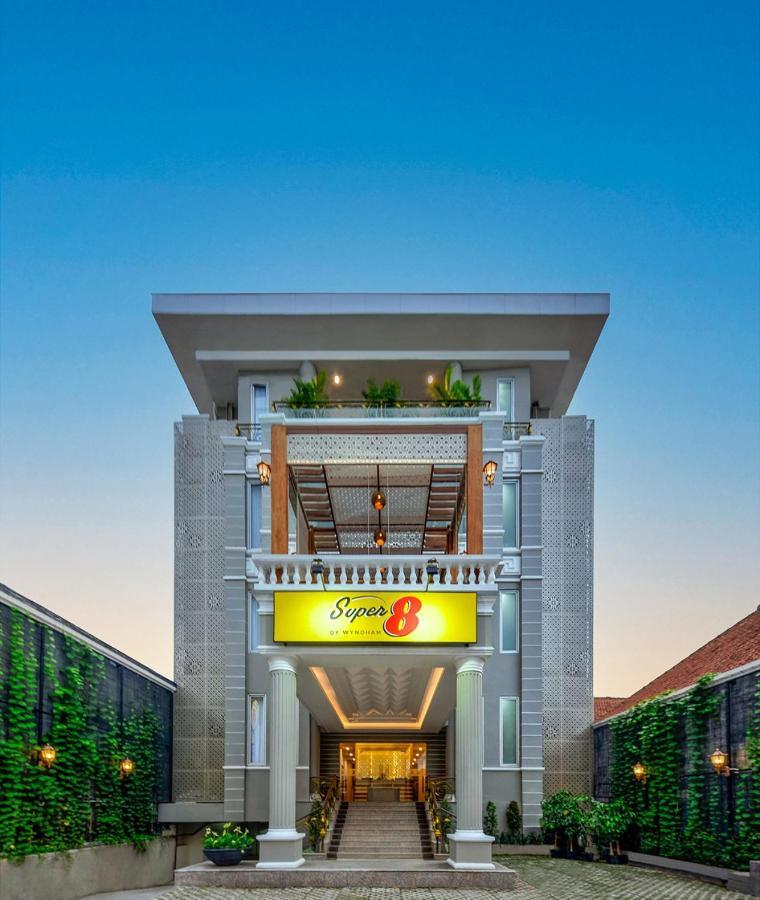 Super 8 By Wyndham Solo Hotel Buitenkant foto