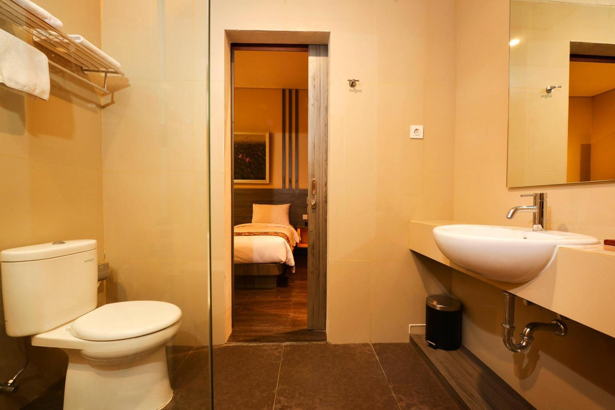 Super 8 By Wyndham Solo Hotel Buitenkant foto